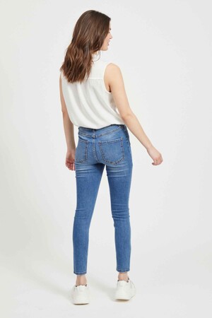 Femmes - VILA® - Slim jeans  - Sustainable fashion - MID BLUE DENIM