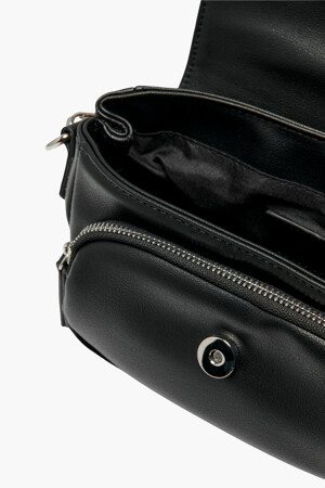 Femmes - ONLY® - Sac &agrave; bandouli&egrave;re - noir - Sacs à main & portefeuilles - ZWART